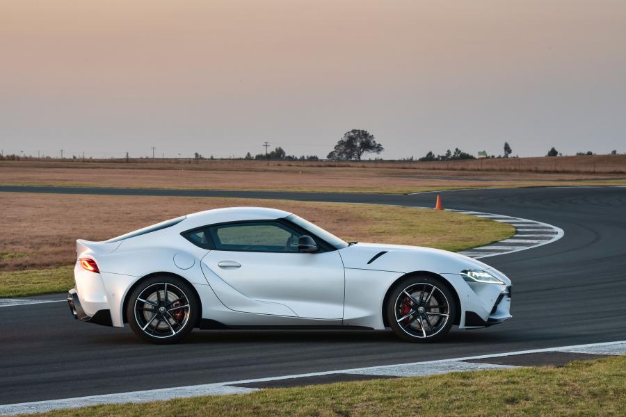  Toyota GR Supra (A90) 2019 года  (ZA) (фото 19 из 40)